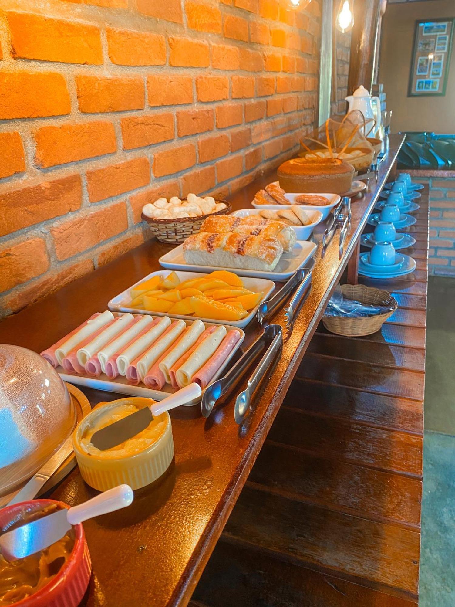 Pousada E Restaurante Casarao Паса Куатро Екстериор снимка